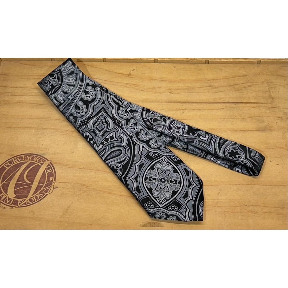 Bugatti Mens Paisley Pattern Necktie Black Silver Elegant Formal‎